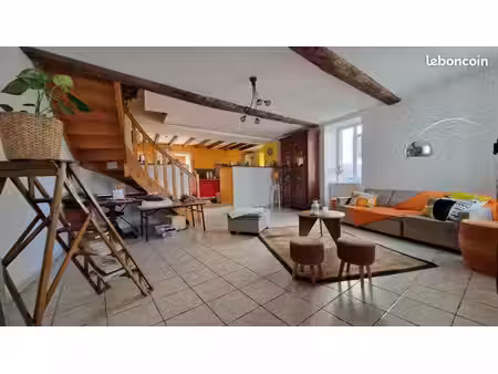 maison à vendre à aveize  5 pièces avec cour et dépendance