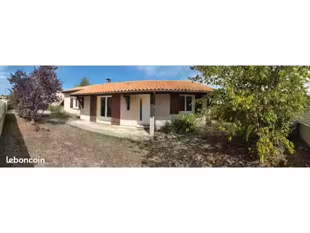 maison 123m2 de plain pied  vaste salon  3 grandes chambres et un bureau  jardin  garage