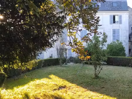 f3 meublé dans ancienne maison de maitre sur 5000 m2 de jardin