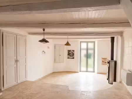 à vendre à saint bonnet du gard - maison de village 84m² - 2 chambres - cour