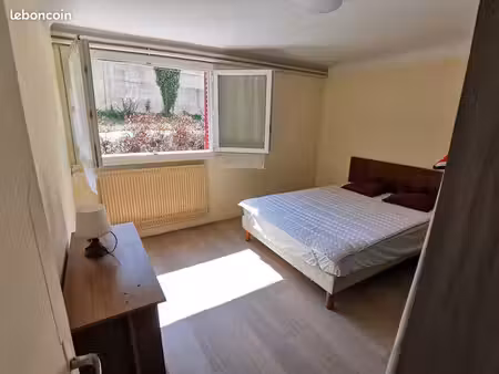 appartement t2 dans petit immeuble tranquille secteur plan d'eau