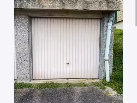 recherche garage à louer