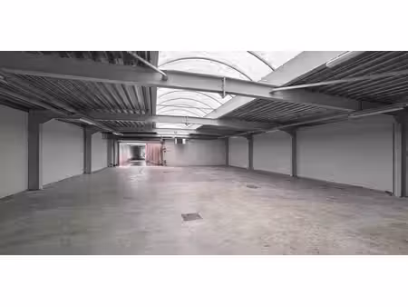 bâtiment commercial à louer à deurne pour € 1.700