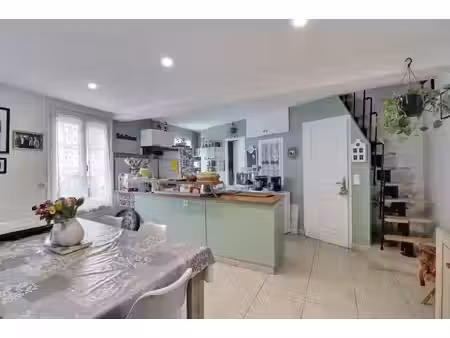 maison de ville avec studio independant - aucun travaux!