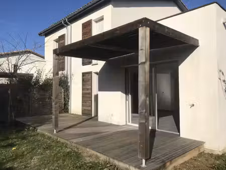 villa t4 en duplex de 91 m2 avec jardin et garage à castelgi
