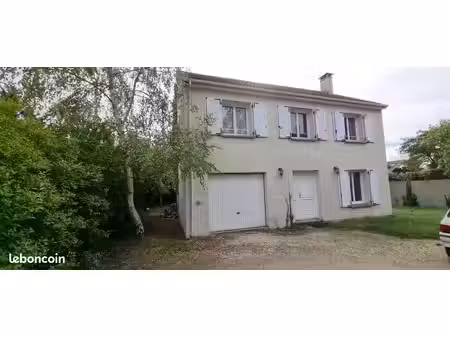 pavillon 4 chambres - proche rer-c