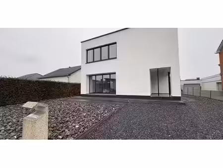 maison à louer à zepperen pour € 1.350 avec 3 chambres à coucher