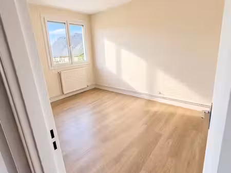 appartement 80m² entièrement refait 3 chambres