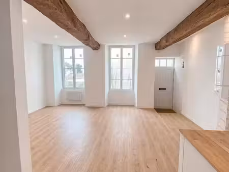 maison de ville entièrement rénovée avec jardin – port marans