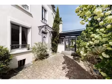maison 7 pièces 195 m²