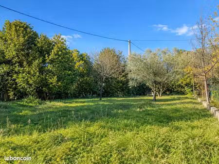 terrain de 550 m2