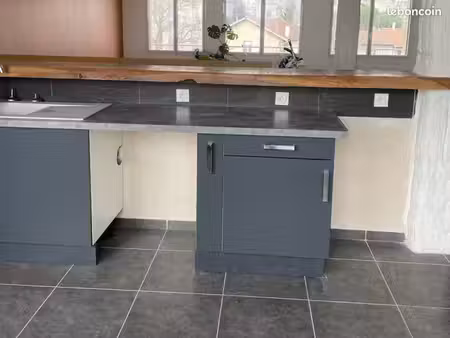 à louer-spacieux t5 en duplex de 130 m2 avec terrasses tropéziennes