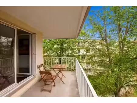appartement de 3 pièces de 74 m² à sèvres avec balcon et parking