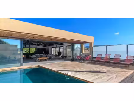 maison avec piscine et terrasse bandol (83)