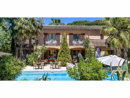 villa avec piscine et jardin grimaud (83)
