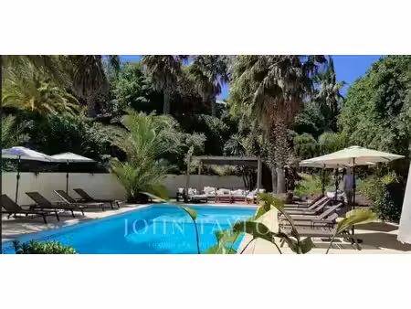 villa avec piscine et jardin grimaud (83)