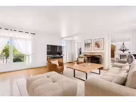 maison de 5 pièces de 135 m² près de saint-cloud