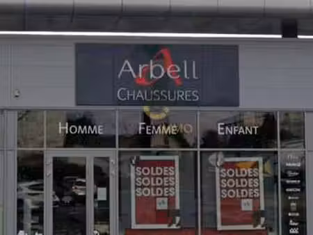vente bureaux et commerces à thouars (79100) : à vendre / 92m² thouars