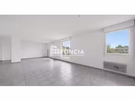 à vendre – appartement t5 de 110 m² avec spacieuse terrasse à ambès