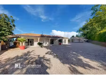 maison récente avec garage à branne