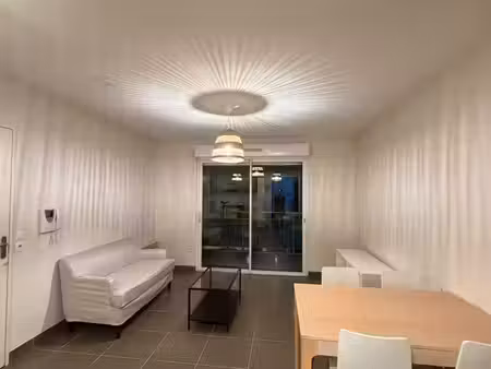 appartement t2 meublé de 39 10 m2 dans une résidence récente