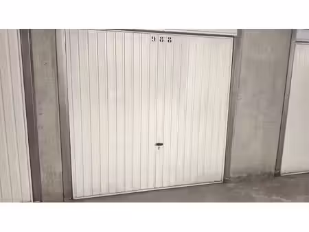 location parking à villeneuve-loubet (06270)  125 €