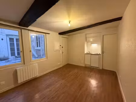 coeur du centre ville - studio a louer