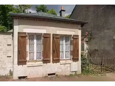 briare- maisonnette au pied du canal