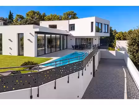 perspective california - villa t5 de 394 m2 - garage de 59 m2 - terrain - jardin - piscine
