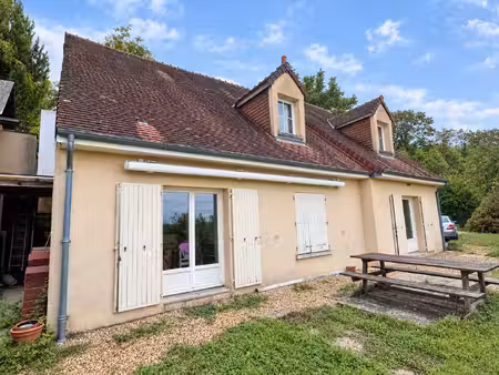 pavillon de 136 m2  4 ch à 3 kms de montoire