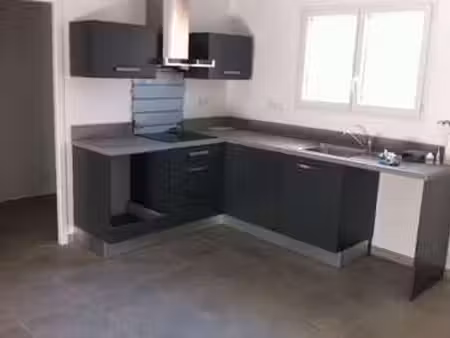 location maison à salles (33770) : à louer / 90m² salles