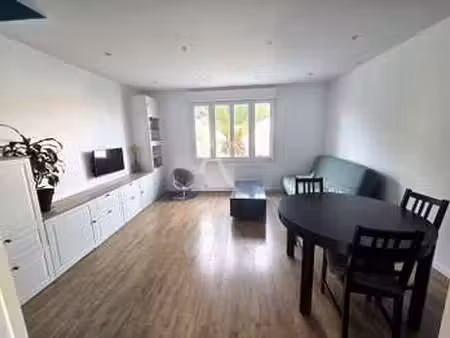 location appartement 4 pièces aux sables-d'olonne (85100) : à louer 4 pièces / 84m² les sa