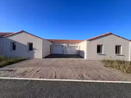 location maison aux landes-genusson (85130) : à louer / 72m² les landes-genusson