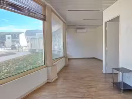 location bureaux et commerces à avrillé (49240) : à louer / 58m² avrillé