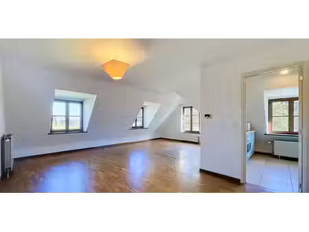 appartement à louer à genval pour € 950 avec 1 chambre à coucher