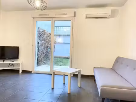 studio meublé en rez-de-jardin - meyzieu centre