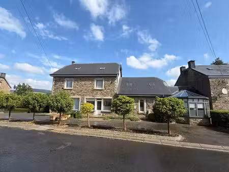 grande propriété incluant 2 maisons indépendantes