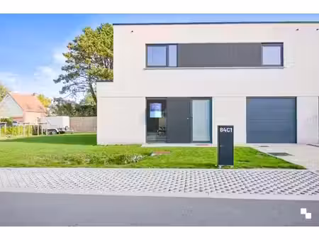 energiezuinige recente half open bebouwing met tuin en ga...