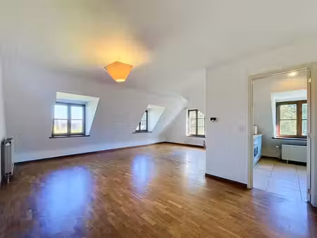 dans un clos résidentiel - petite copropriété