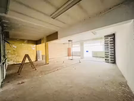 villefranche centre  local commercial de 100 m2 avec cave et parking