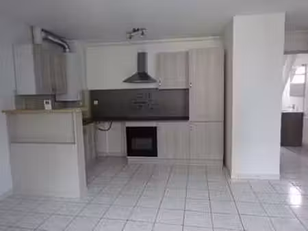 location appartement 3 pièces à hennebont (56700) : à louer 3 pièces / 47m² hennebont