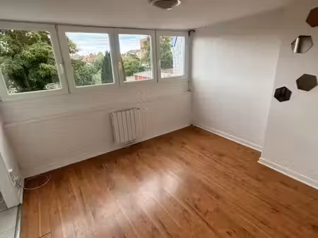 studio 1 pièce 19 m²