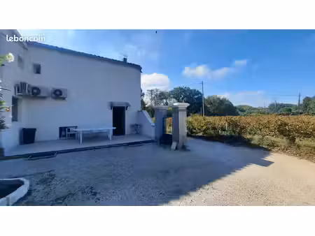 loue t3 dans maison mitoyenne de 60m² – jardin/terrasse 100m²