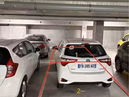 grande place de double parking en sous-sol dans une résidence récente (2022) et sécurisée 