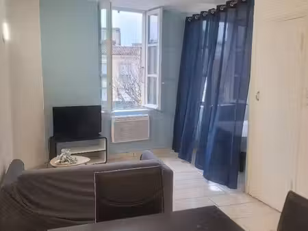 location studio meublé