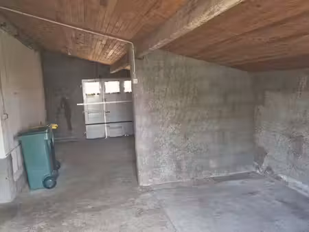 loue box dans garage sémussac