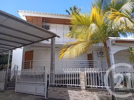 maison à louer - 4 pièces - 115 08 m2 - st denis - 974 - reunion