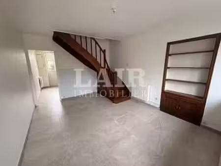 location maison à bazoches-sur-hoëne (61560) : à louer / 46m² bazoches-sur-hoëne