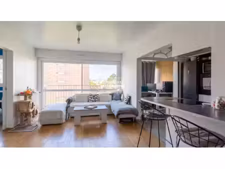 saint herblain village expo - loyers annuels hc : 13 836 € - t5 divise en deux appartement