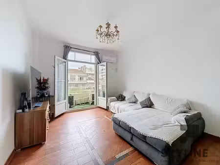 à vendre - appartement t3 avec extérieur - castellane